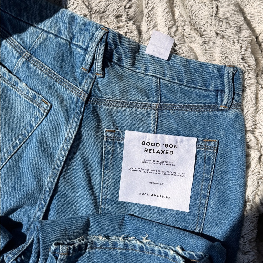 GOOD AMERICAN | Mid Rise 90s Relaxed - Picture 5 of 9